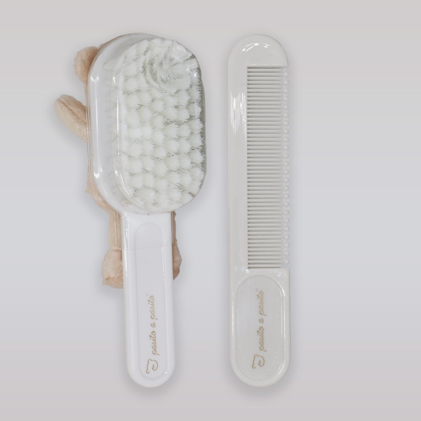 Pasito a Pasito Soft Lying Bear Baby Brush and Comb Set