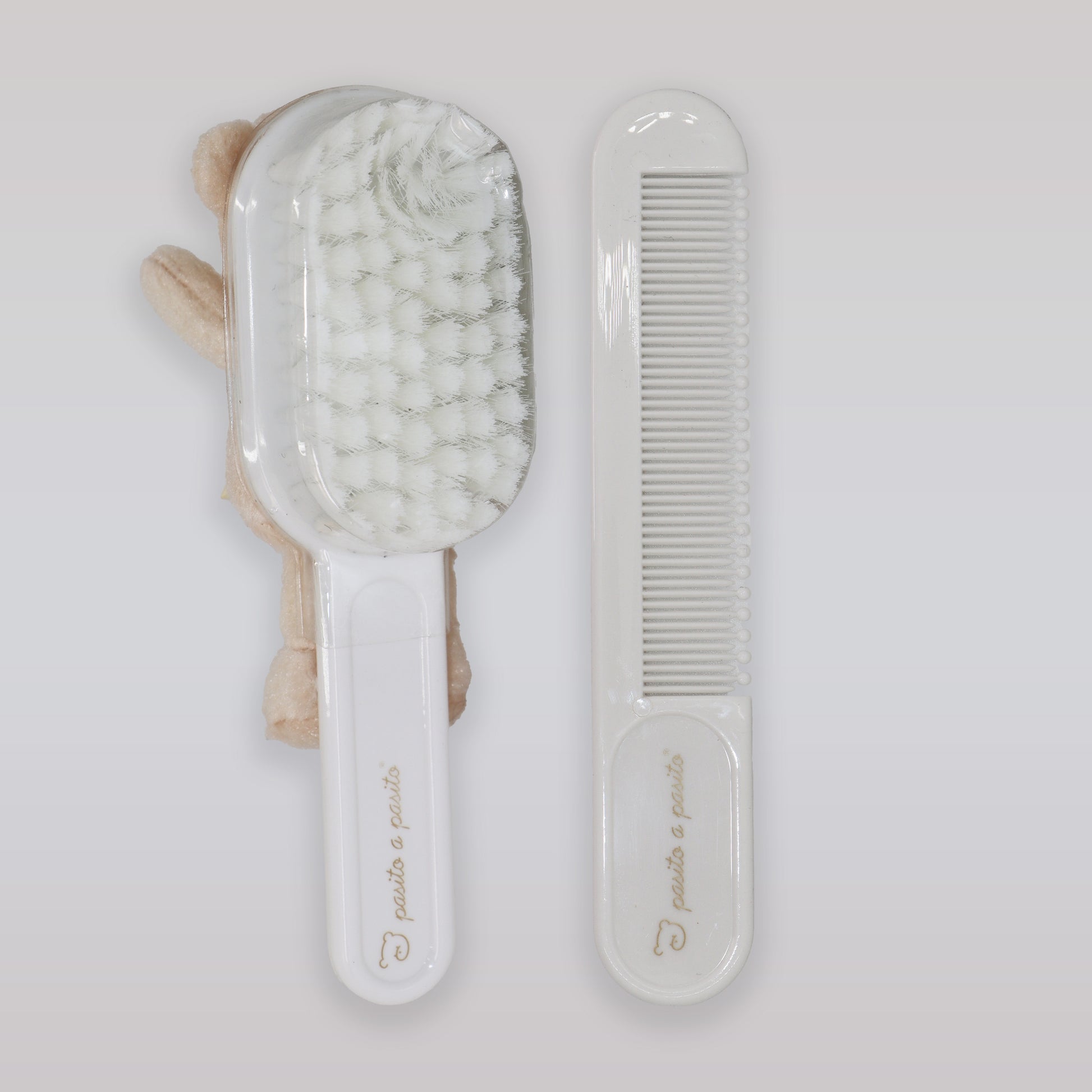 Pasito a Pasito Soft Lying Bear Baby Brush and Comb Set